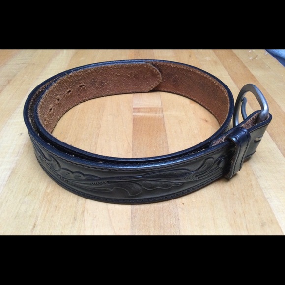 Vintage Chambers Unisex Black Western Style Tooled Leather Belt - Picture 4 of 7